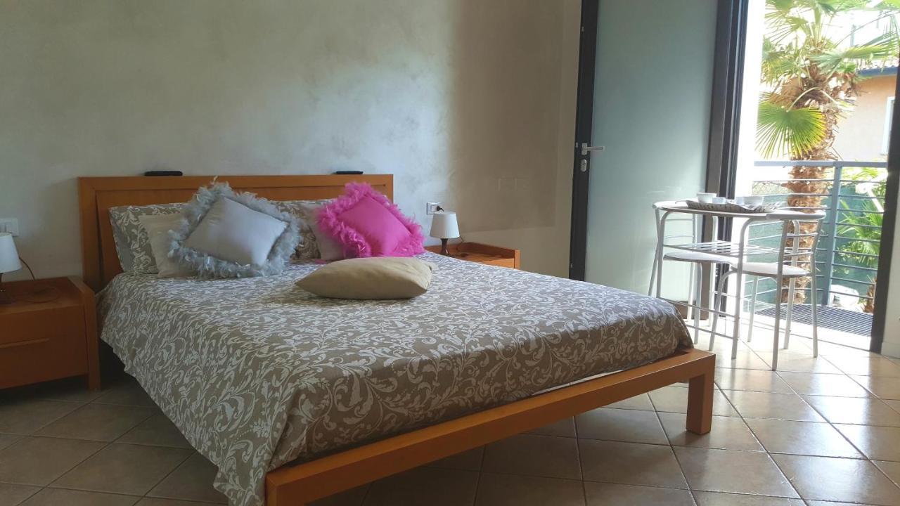B&B Casa Gaia - Сирмионе Экстерьер фото